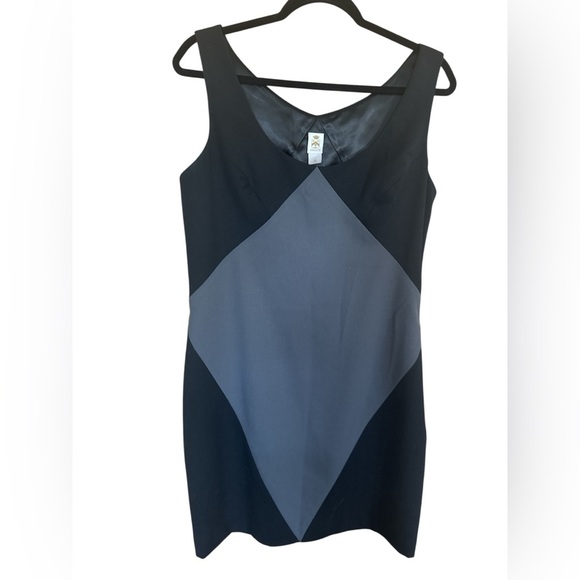 Women’s Abate Black and Gray Diamond Dress Size 12 Side Zip Knee Length - Picture 2 of 10